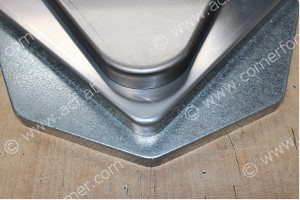 Staple of road signs with ACF formed corners Staple of road signs with ACF formed corners